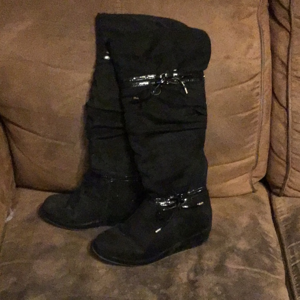 Long velvet boots